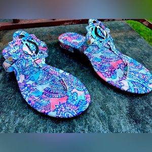 Crown & Ivy “Wylie” thong sandals with laser cut design